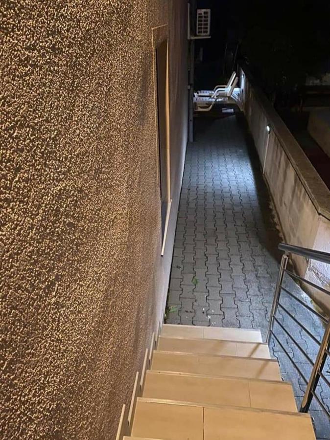 N.N Apartment วีร์ ภายนอก รูปภาพ
