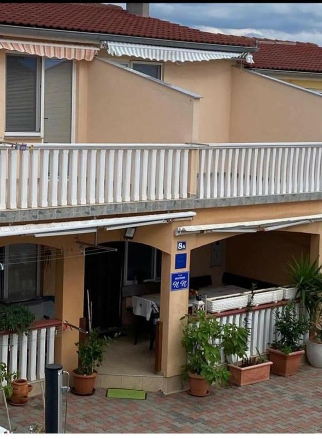 N.N Apartment วีร์ ภายนอก รูปภาพ